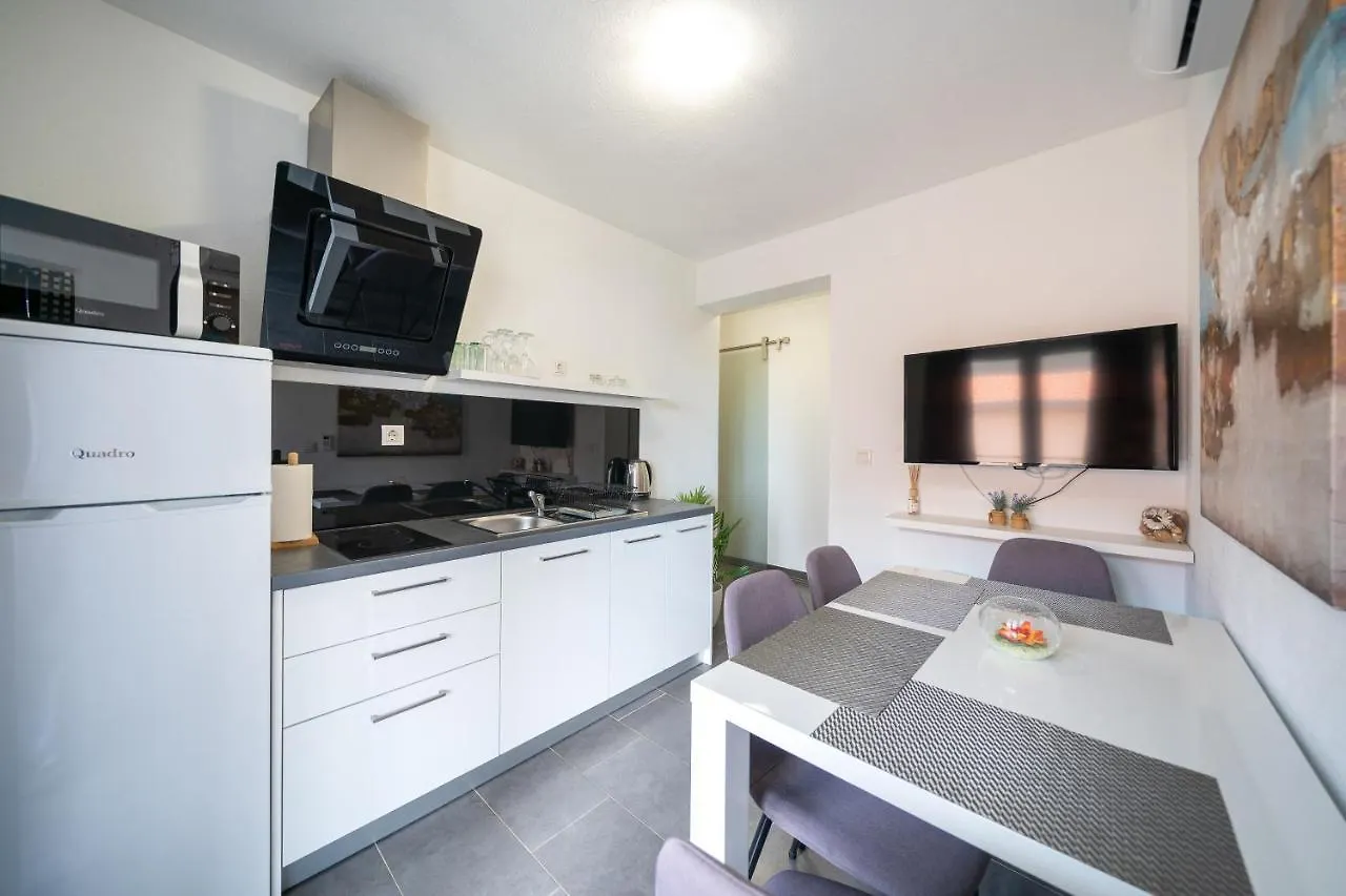 Holiday Apartments Amarilis Pakostane